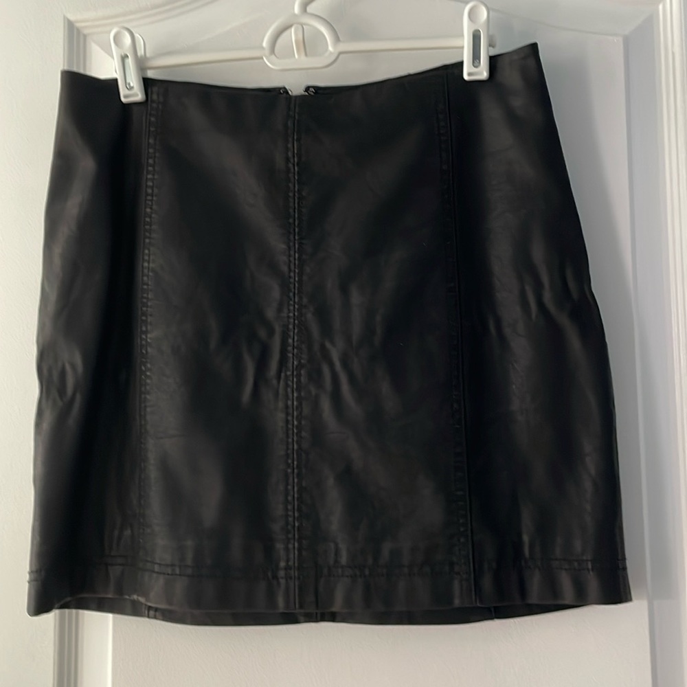 Free people modern femme skirt. Size 8.